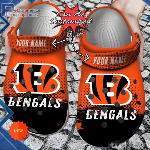 football crocs personalized cincinnati bengals half tone drip flannel clog shoes 83 laTz1