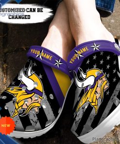 football crocs personalized minnesota vikings american flag clog shoes 171 ppwmg