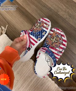football crocs personalized new orleans saints american flag breaking wall clog shoes 168 O29M5