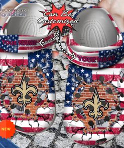 football crocs personalized new orleans saints american flag breaking wall clog shoes 51 IuFs5