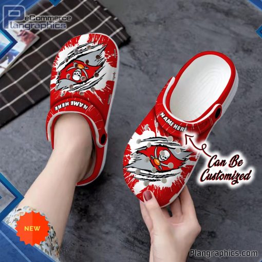 tampa bay buccaneers crocs personalized tb buccaneers football ripped claw clog shoes 2 AIqlX