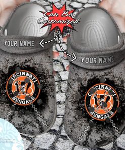 cincinnati bengals personalized chain breaking wall clog shoes football crocs 1 g8blry