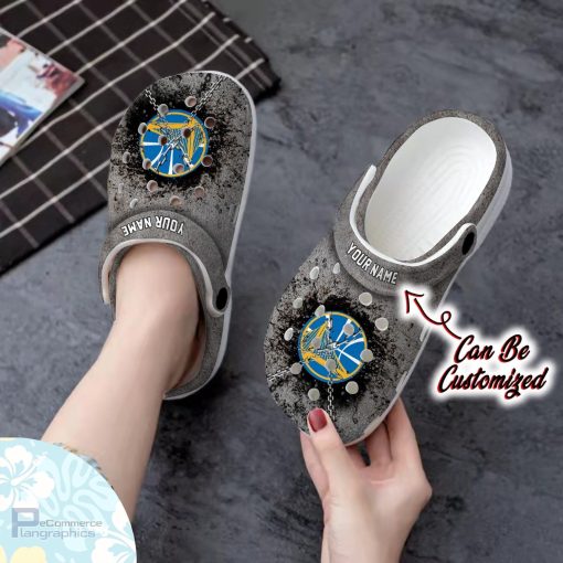 golden state warriors personalized chain breaking wall clog shoes basketball crocs 2 cqmcgw