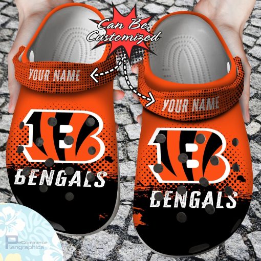 personalized cincinnati bengals half tone drip flannel clog shoes football crocs 1 z2d9ev