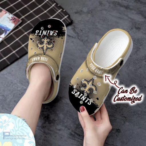personalized new orleans saints half tone drip flannel clog shoes football crocs 2 eumanq