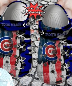 personalized us flag chicago cubs cross stitch camo pattern clog shoes baseball crocs 1 ozxft8