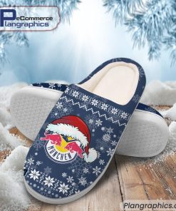 ehc-red-bull-munchen-eishockey-team-in-house-slippers-2